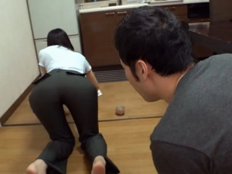 Mẹ người vợ khiêu gợi và chàng rể dâm