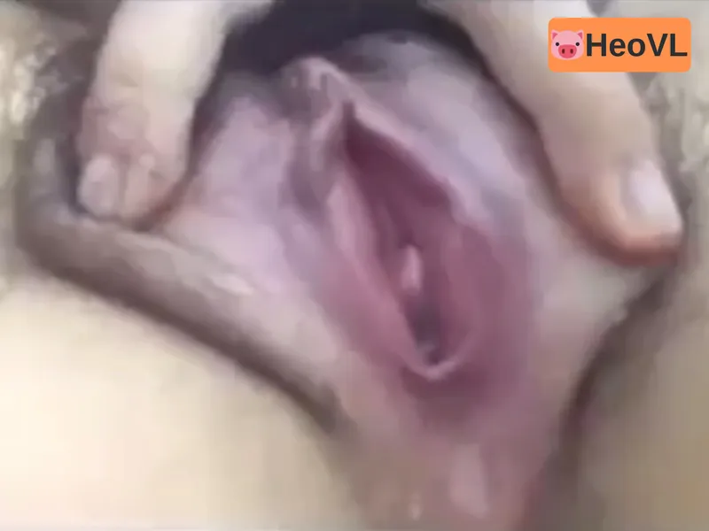 Ghệ show cận cảnh bím đang thở